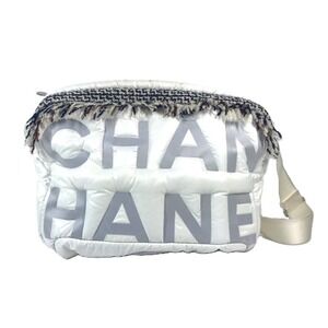 CHANEL White Shoulder Bag